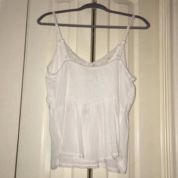 Flowy white lace tank top - Picture 2 of 4